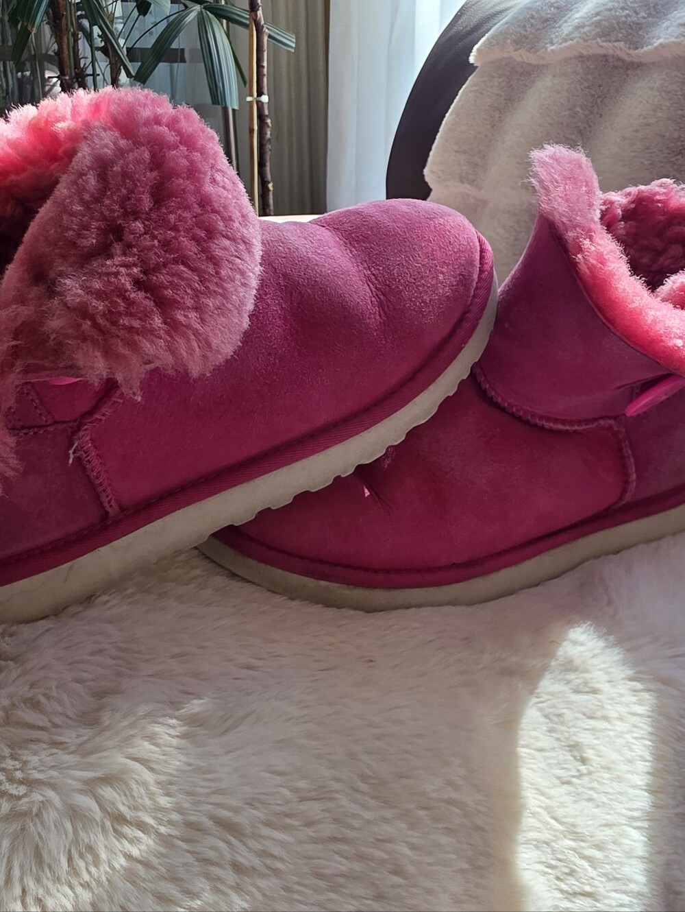 Uggs Cozy Pink Shearling Booties Size 7